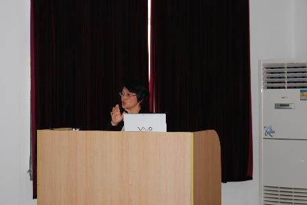 Dr. Wang作报告