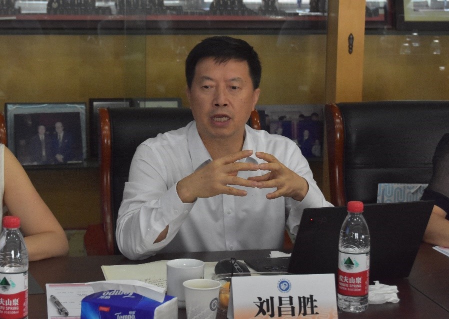 万华化学集团副总裁华卫琦一行赴材料学院开展交流