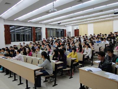 讨论学习现场