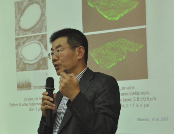 王文教授在作报告