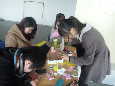 队员们正在比赛中