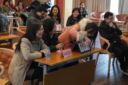 材料学院教师在比赛现场