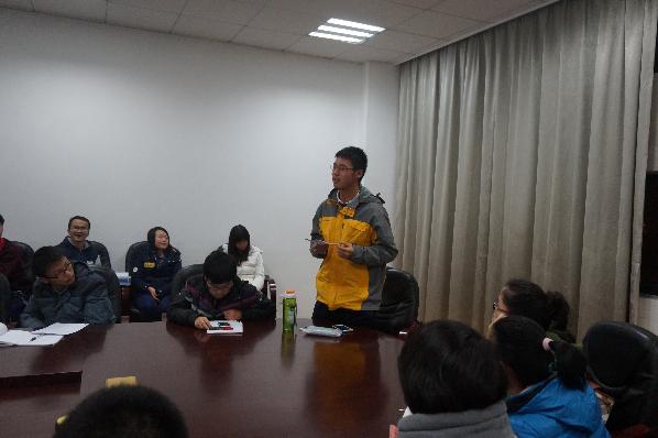 学生讲师与老师们相互切磋,经验共享